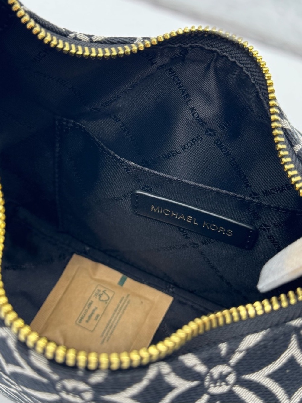 Michael Kors Ember Small Logo Jacquard Messenger Bag Black - Picture 6 of 7